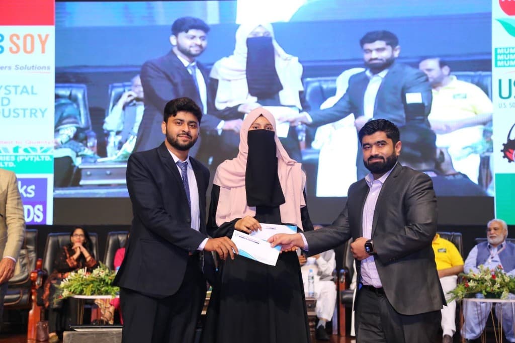 Certificate handover during International Poultry Expo 2023
